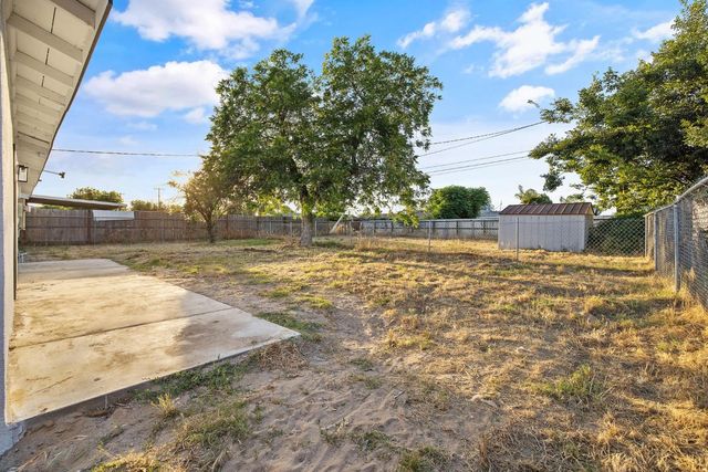8728 E Khan Street, Selma, CA 93662