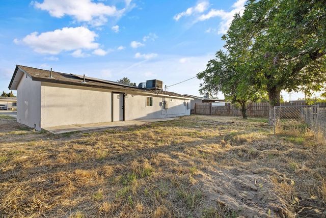 8728 E Khan Street, Selma, CA 93662