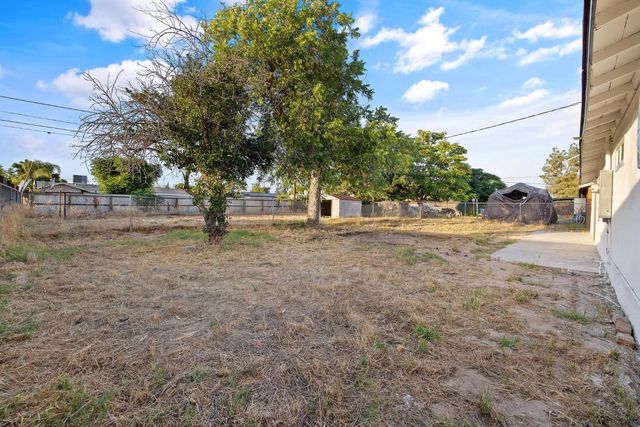 8728 E Khan Street, Selma, CA 93662