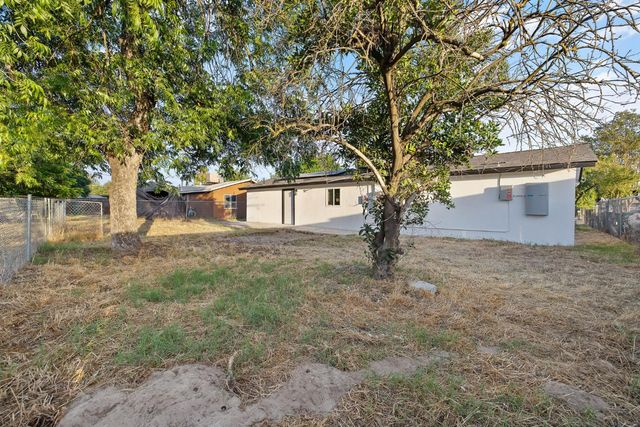 8728 E Khan Street, Selma, CA 93662