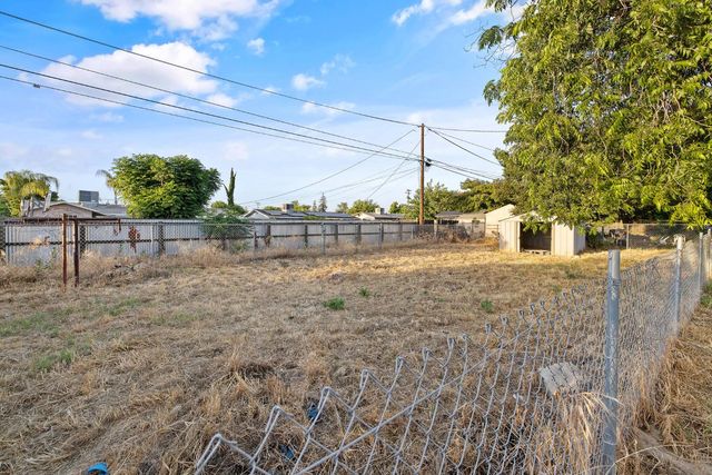 8728 E Khan Street, Selma, CA 93662