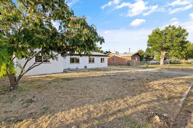 8728 E Khan Street, Selma, CA 93662