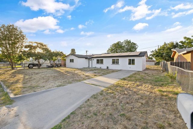 8728 E Khan Street, Selma, CA 93662