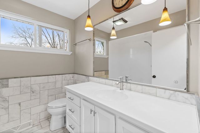 18W089 Claremont Drive, Darien, IL 60561