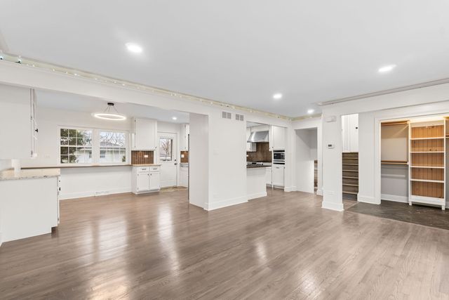 18W089 Claremont Drive, Darien, IL 60561