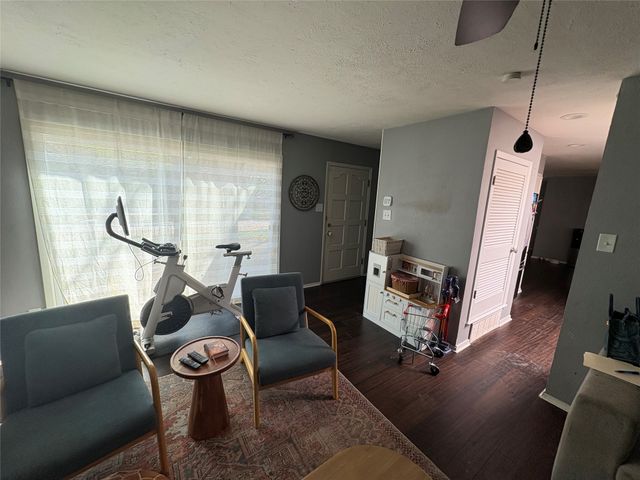 1121 Wade Drive, Bedford, TX 76022