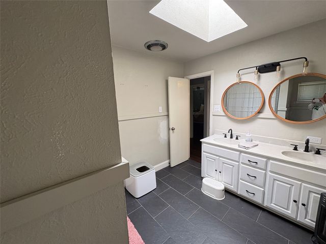 1121 Wade Drive, Bedford, TX 76022