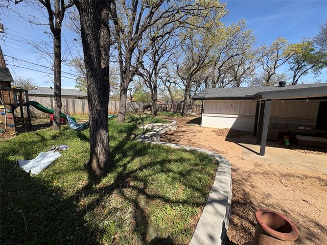 1121 Wade Drive, Bedford, TX 76022