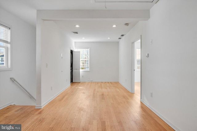 23 CARLTON ST, Edison, NJ 08837