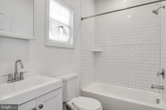 23 CARLTON ST, Edison, NJ 08837