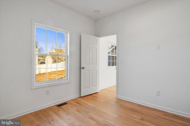 23 CARLTON ST, Edison, NJ 08837