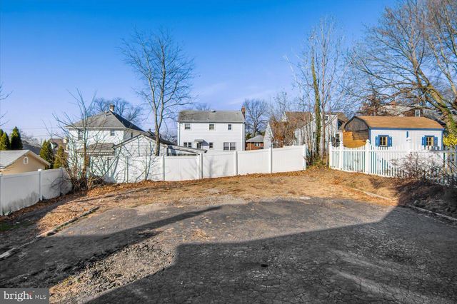 23 CARLTON ST, Edison, NJ 08837