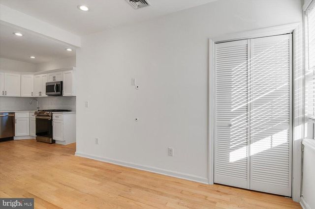 23 CARLTON ST, Edison, NJ 08837