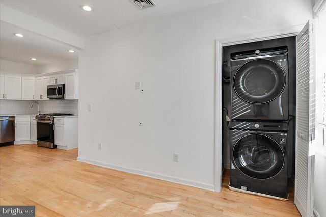 23 CARLTON ST, Edison, NJ 08837