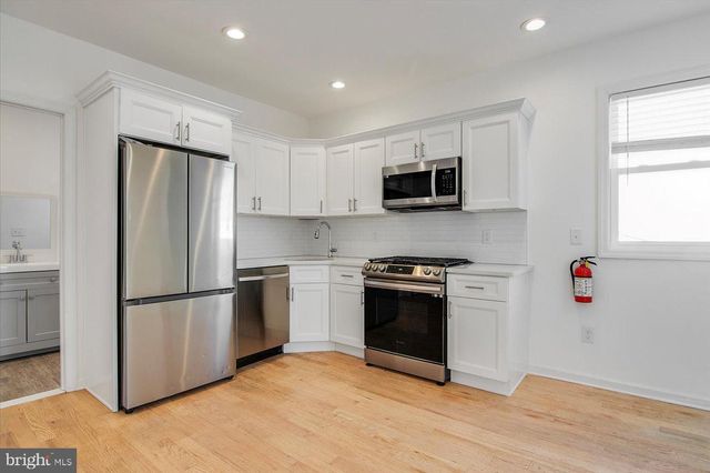 23 CARLTON ST, Edison, NJ 08837