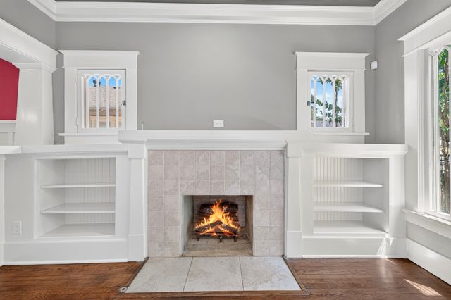 2704 College Avenue, Fort Worth, TX 76110