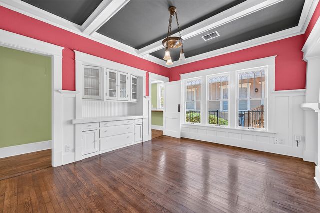 2704 College Avenue, Fort Worth, TX 76110