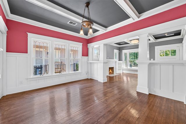 2704 College Avenue, Fort Worth, TX 76110
