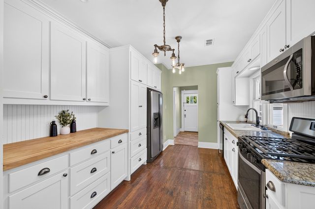 2704 College Avenue, Fort Worth, TX 76110