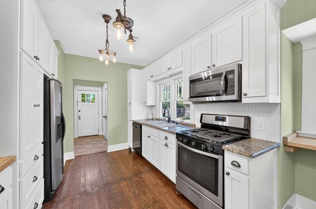 2704 College Avenue, Fort Worth, TX 76110