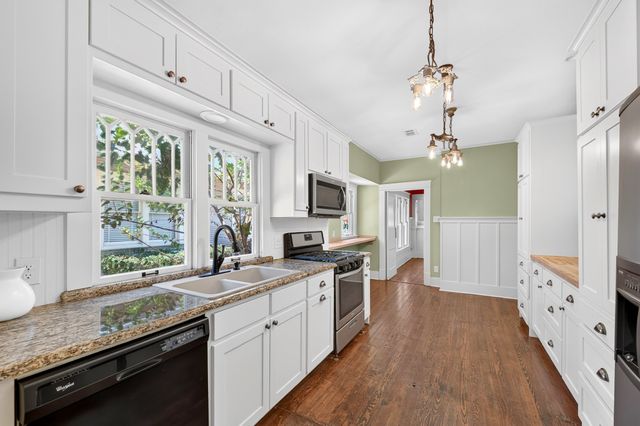 2704 College Avenue, Fort Worth, TX 76110