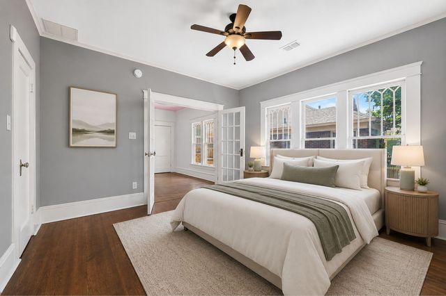 2704 College Avenue, Fort Worth, TX 76110