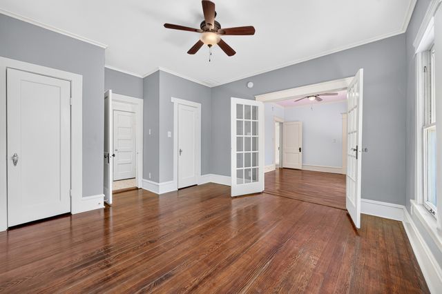 2704 College Avenue, Fort Worth, TX 76110