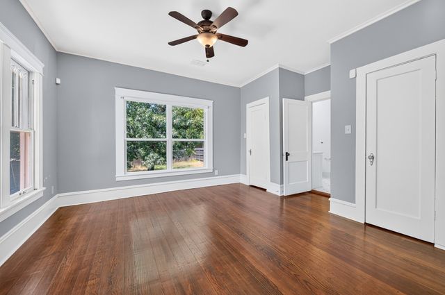 2704 College Avenue, Fort Worth, TX 76110