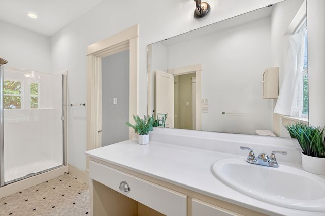 2704 College Avenue, Fort Worth, TX 76110