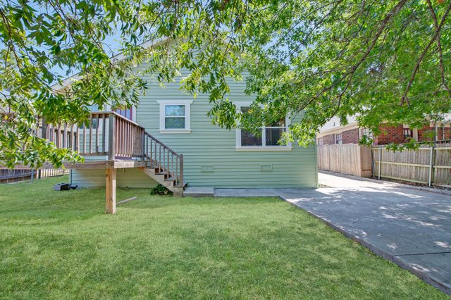 2704 College Avenue, Fort Worth, TX 76110