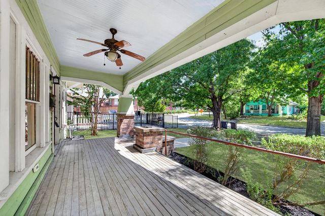2704 College Avenue, Fort Worth, TX 76110