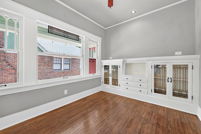 2704 College Avenue, Fort Worth, TX 76110