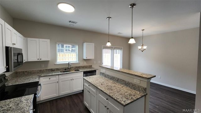 246 Brownstone Loop, Elmore, AL 36025