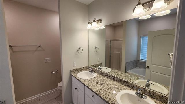 246 Brownstone Loop, Elmore, AL 36025