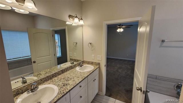 246 Brownstone Loop, Elmore, AL 36025