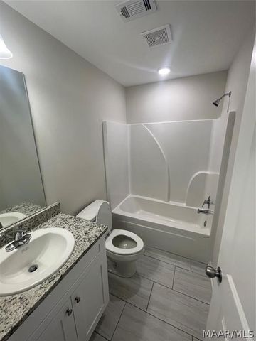 246 Brownstone Loop, Elmore, AL 36025