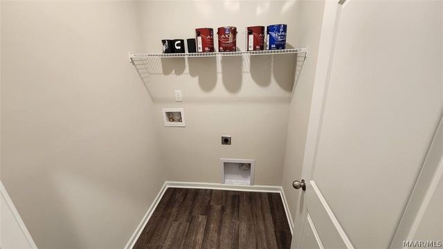 246 Brownstone Loop, Elmore, AL 36025