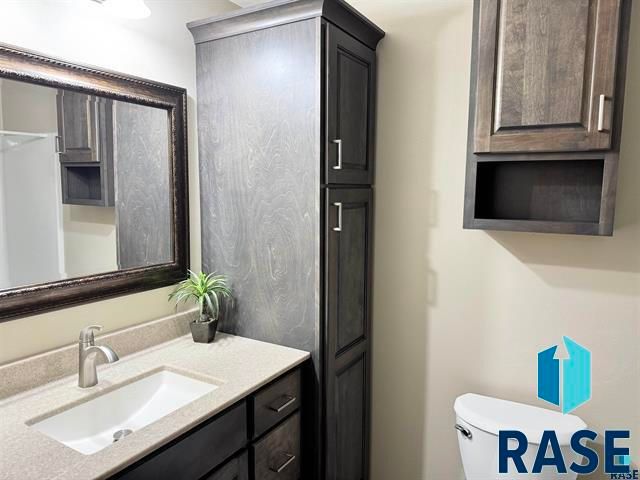 504 Cedar Dr Drive, Harrisburg, SD 57032
