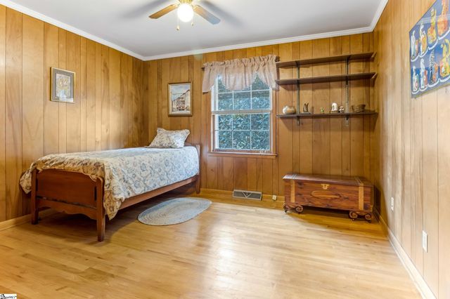 8 Dickens Lane, Taylors, SC 29687