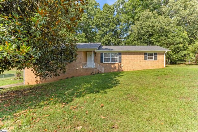 8 Dickens Lane, Taylors, SC 29687