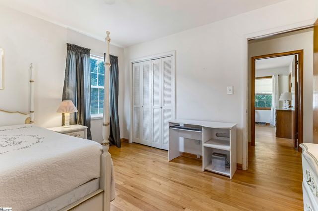 8 Dickens Lane, Taylors, SC 29687