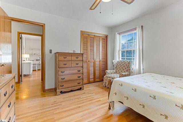 8 Dickens Lane, Taylors, SC 29687