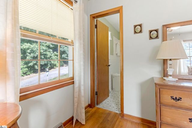 8 Dickens Lane, Taylors, SC 29687
