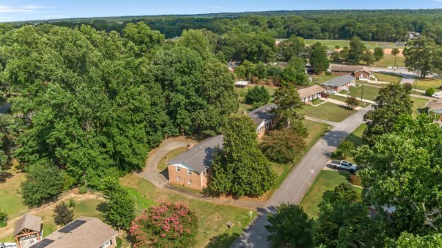 8 Dickens Lane, Taylors, SC 29687