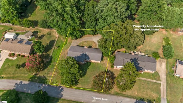 8 Dickens Lane, Taylors, SC 29687