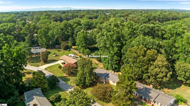 8 Dickens Lane, Taylors, SC 29687
