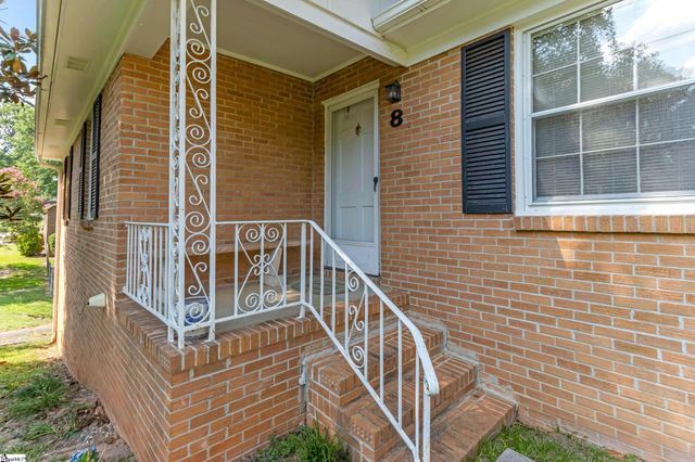 8 Dickens Lane, Taylors, SC 29687