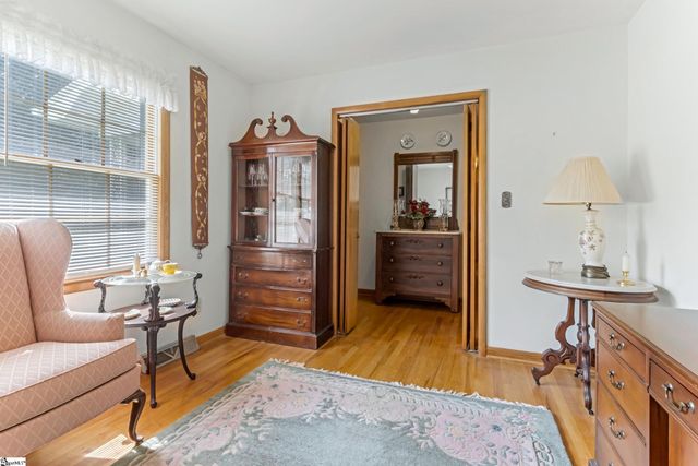 8 Dickens Lane, Taylors, SC 29687