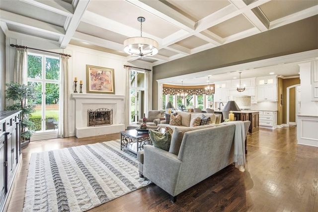 3604 W 129th Street, Leawood, KS 66209