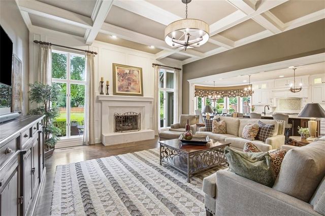 3604 W 129th Street, Leawood, KS 66209